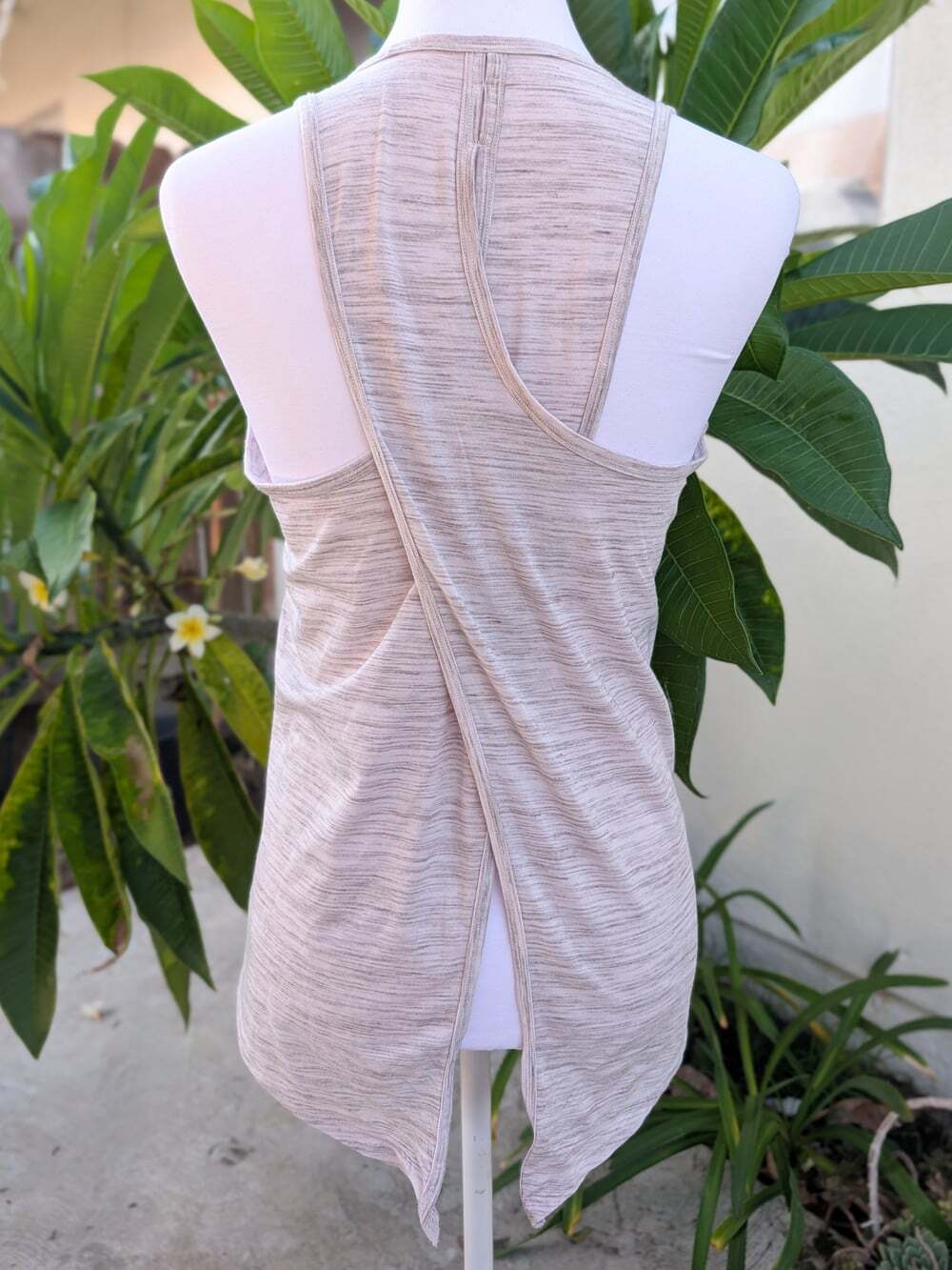 Athleta Essence Vital tie back tank heather gray size small VGUC athleisure yoga - Picture 5 of 10